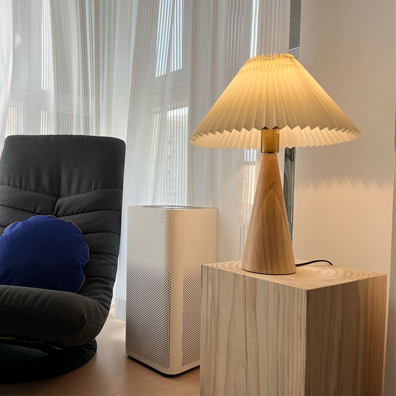 Lampe de Table Japonaise Bois & Tissu Plissé LED – Sérénité & Design Épuré