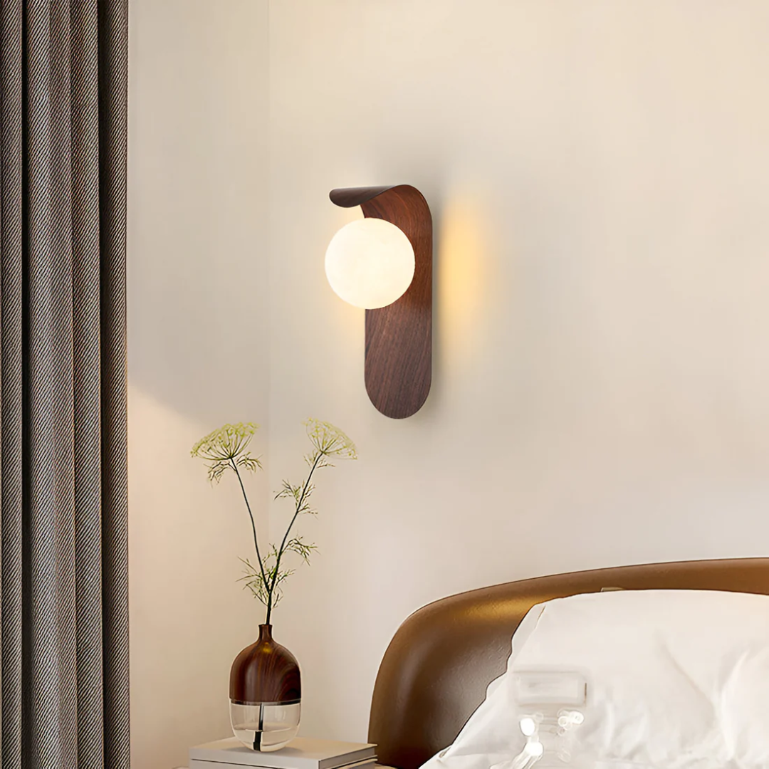 Applique Murale Scandinave Globe en Bois LED – Chaleur Naturelle & Ambiance Nordic