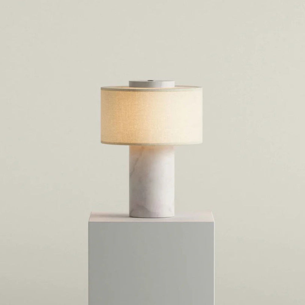 Lampe de Table Portable Aurie – Éclairage Élégant Sans Contrainte de Câble
