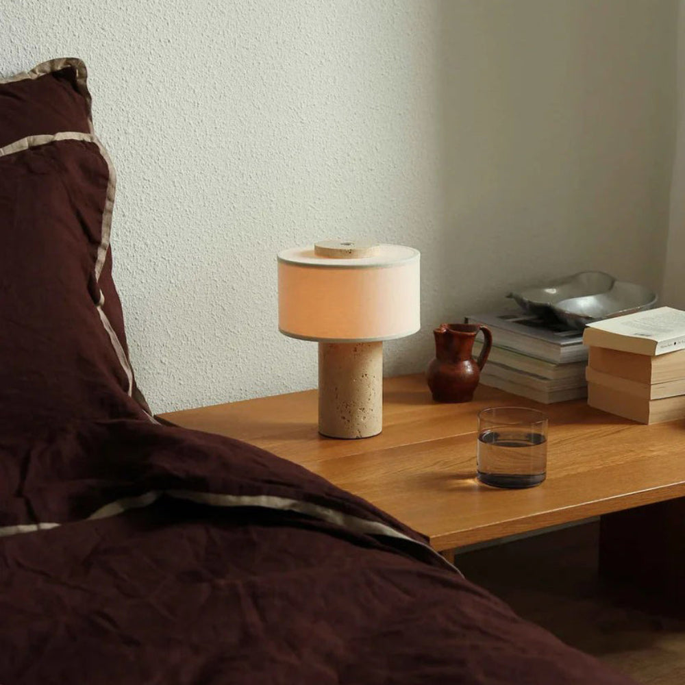 Lampe de Table Portable Aurie – Éclairage Élégant Sans Contrainte de Câble