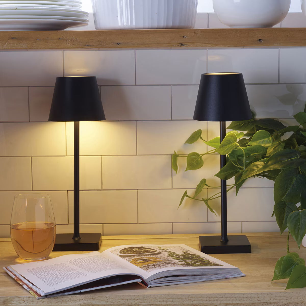 Lampe de Table Poldina Rechargeable Sans Fil – Élégance Portable & Lumière Douce