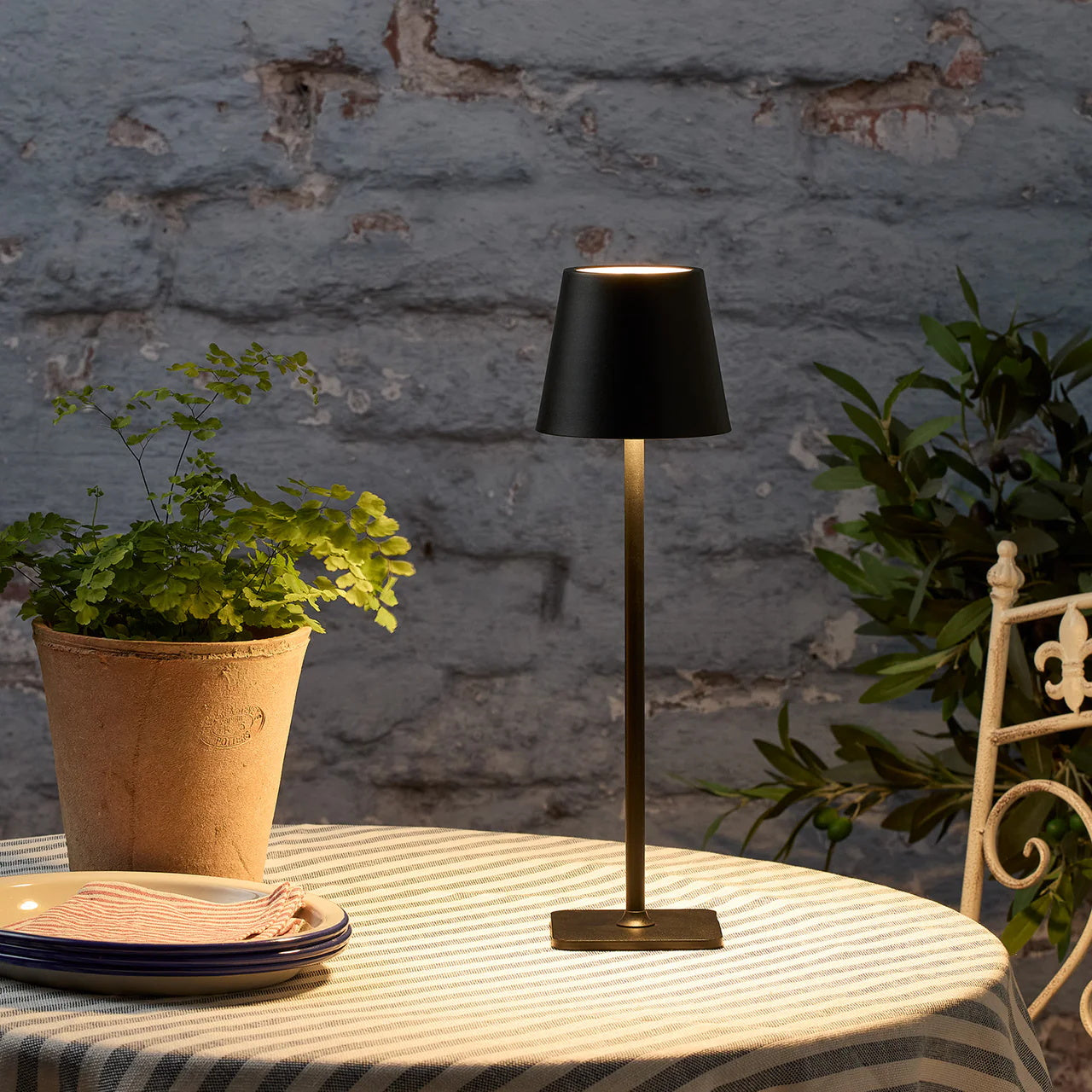 Lampe de Table Poldina Rechargeable Sans Fil – Élégance Portable & Lumière Douce