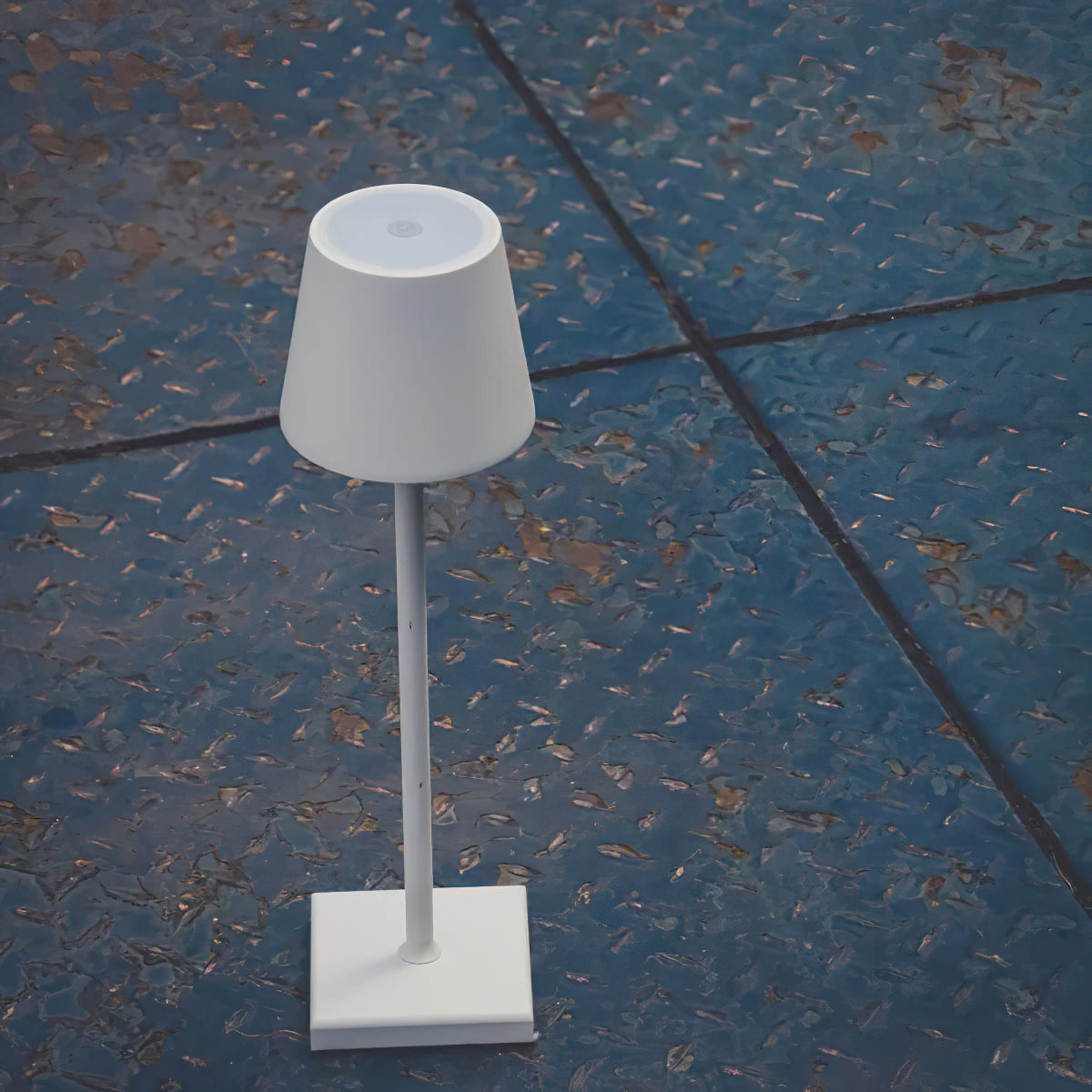Lampe de Table Poldina Rechargeable Sans Fil – Élégance Portable & Lumière Douce