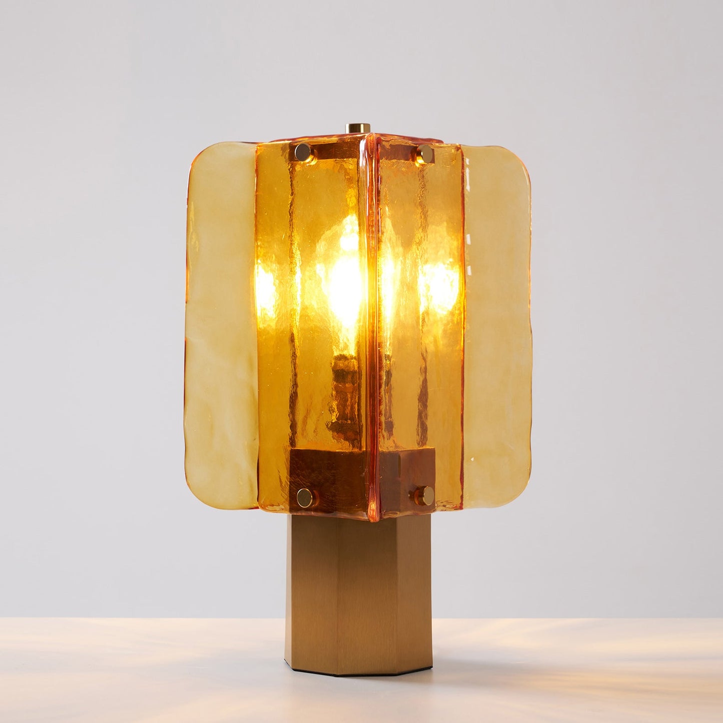 Lampe de Table Elias en Verre – Lumière Chaude & Caractère Artistique