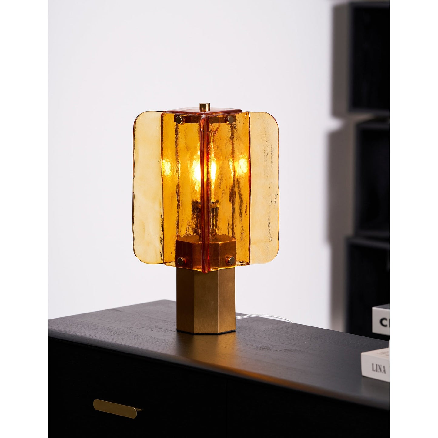 Lampe de Table Elias en Verre – Lumière Chaude & Caractère Artistique