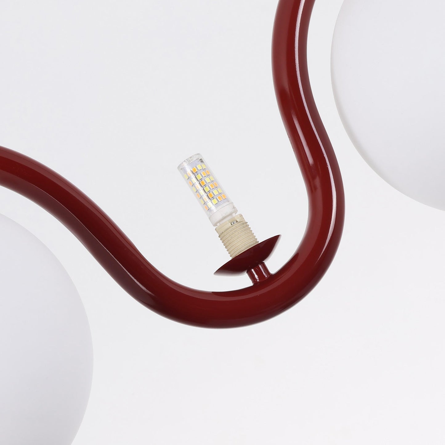 Suspension Linéaire Lenox –  Impact Visuel au Plafond