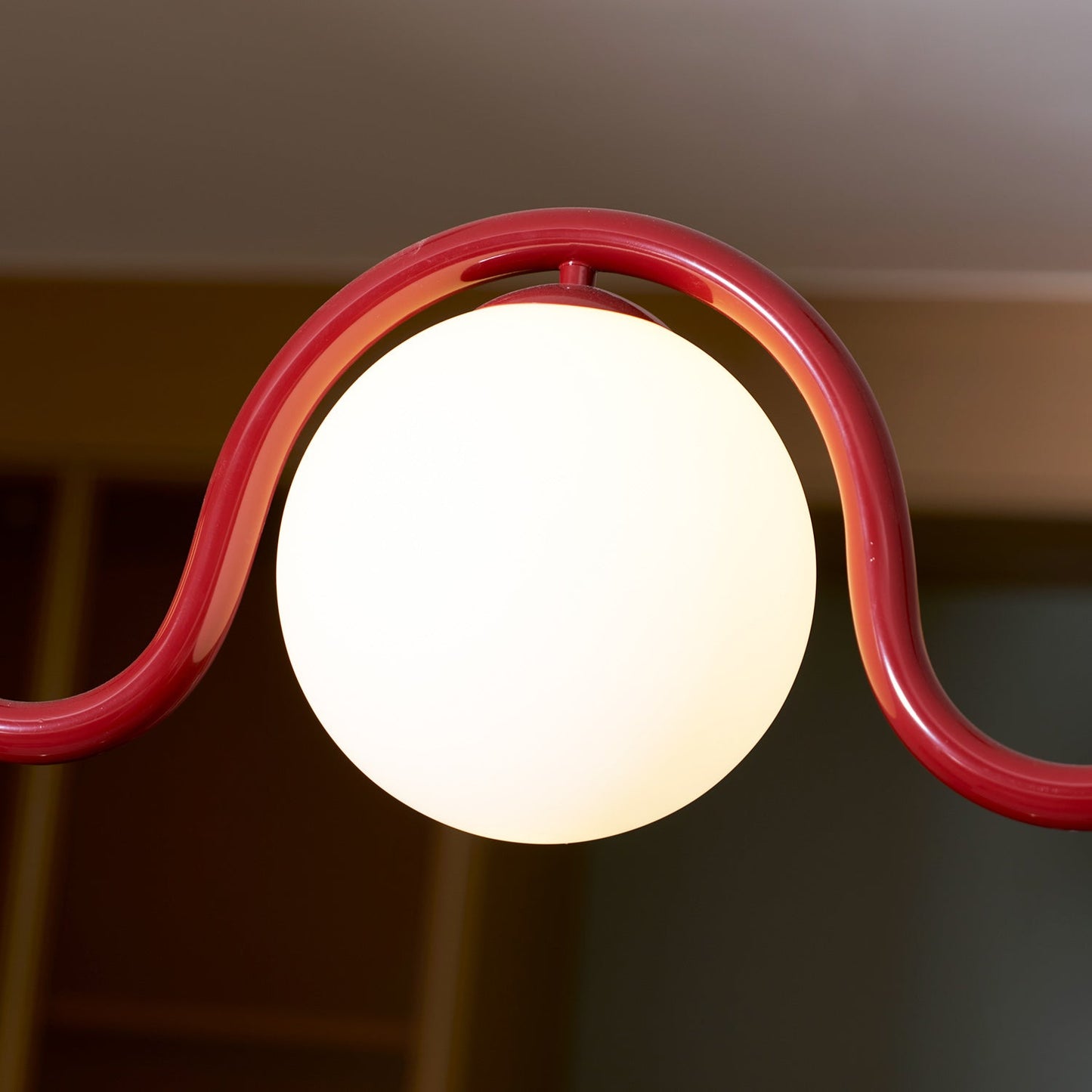 Suspension Linéaire Lenox –  Impact Visuel au Plafond