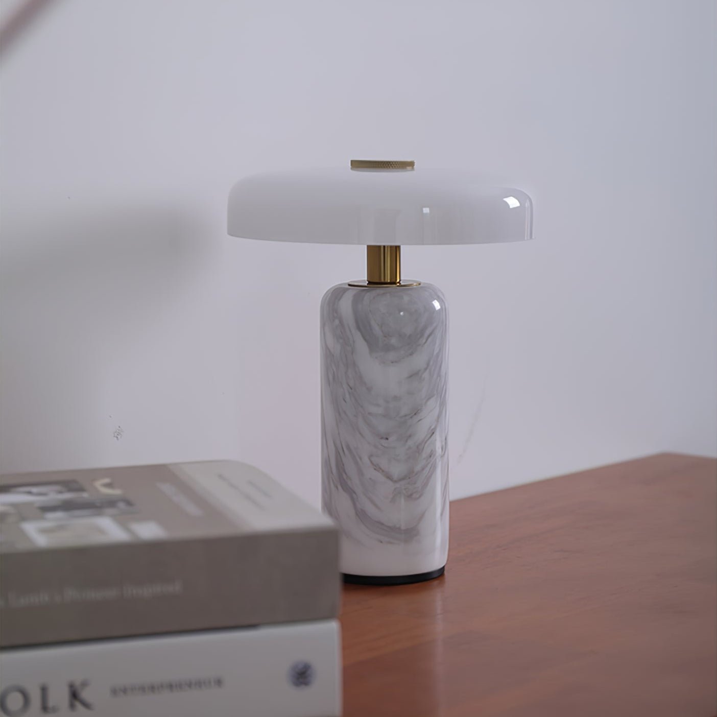 Lampe de Table Lunara en Marbre à Batterie – Luxe Naturel & Éclairage Sans Fil