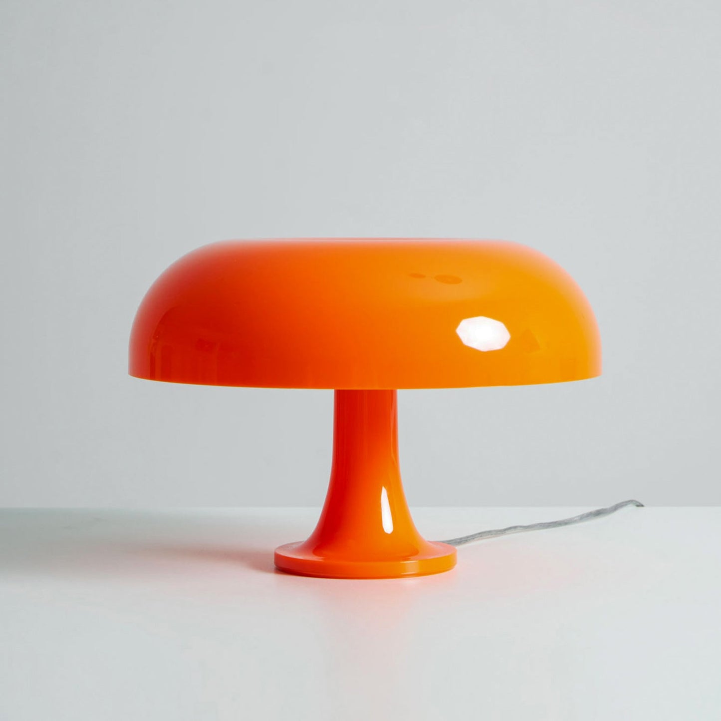 Lampe de Table Torus Colorée – Forme Circulaire Iconique & Couleurs Éclatantes