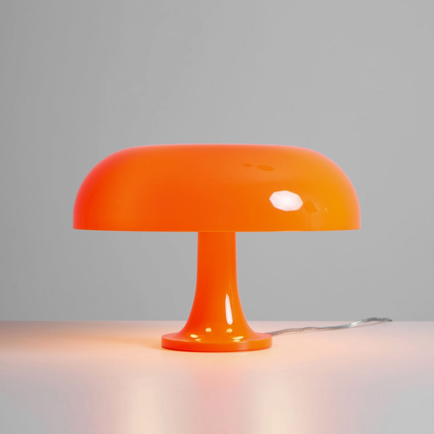 Lampe de Table Torus Colorée – Forme Circulaire Iconique & Couleurs Éclatantes