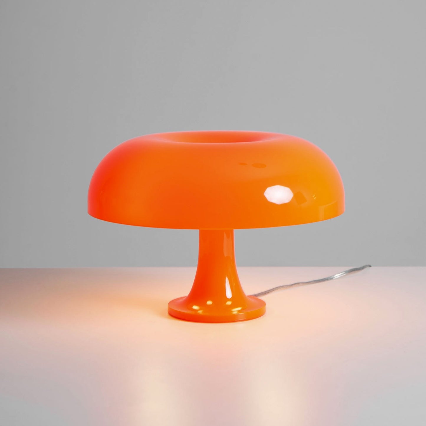 Lampe de Table Torus Colorée – Forme Circulaire Iconique & Couleurs Éclatantes