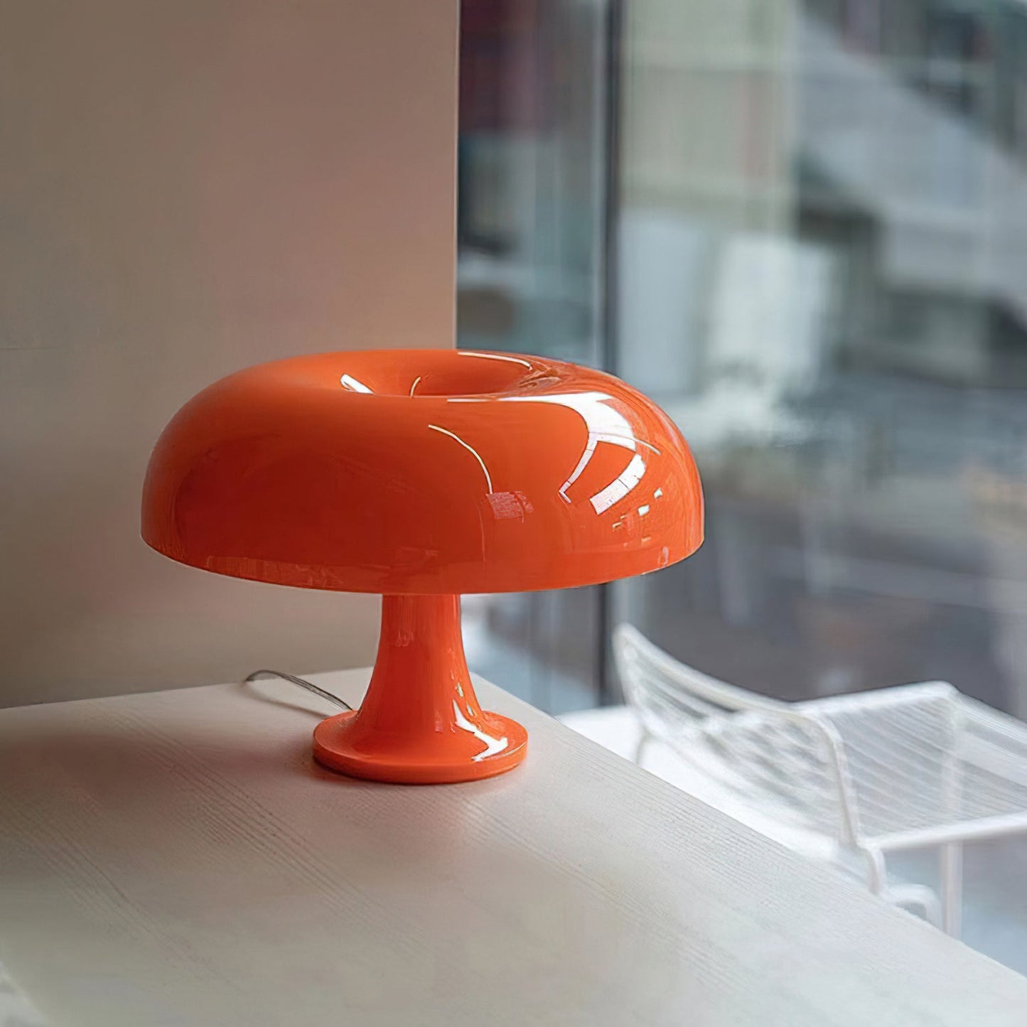 Lampe de Table Torus Colorée – Forme Circulaire Iconique & Couleurs Éclatantes