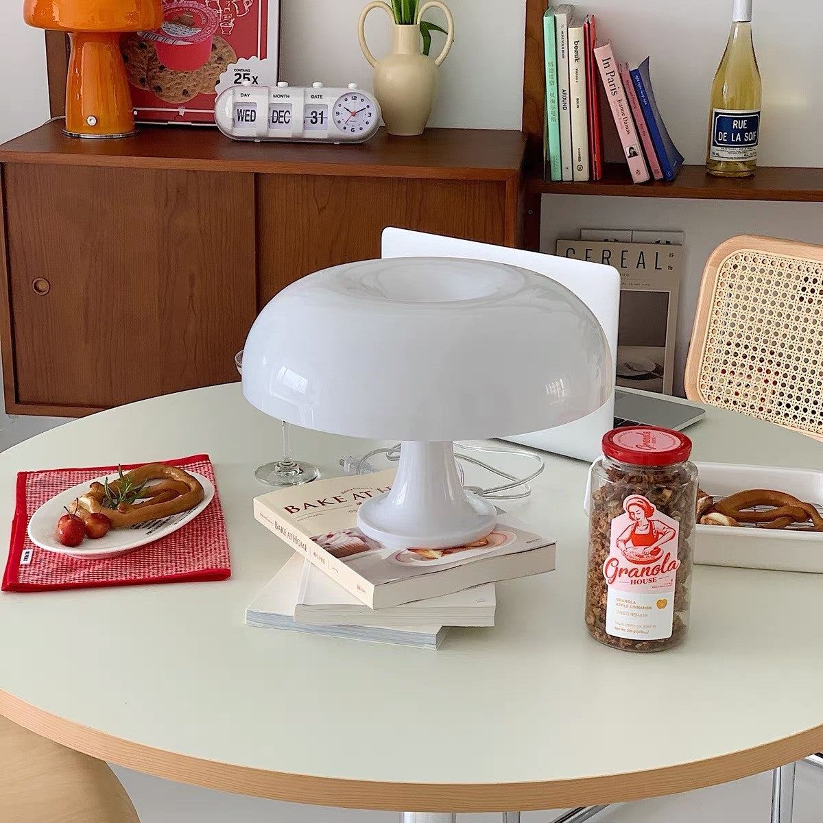 Lampe de Table Torus Colorée – Forme Circulaire Iconique & Couleurs Éclatantes