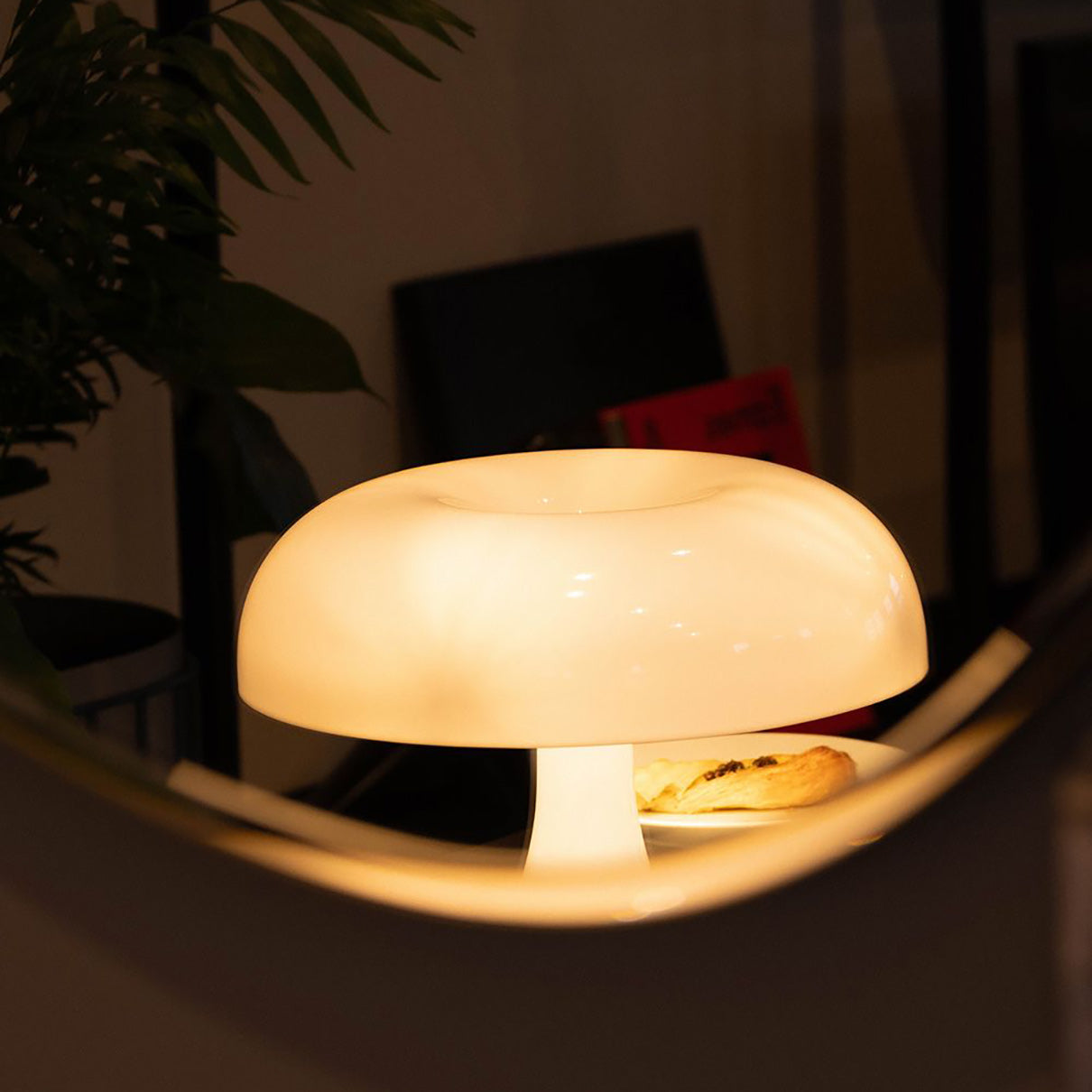 Lampe de Table Torus Colorée – Forme Circulaire Iconique & Couleurs Éclatantes
