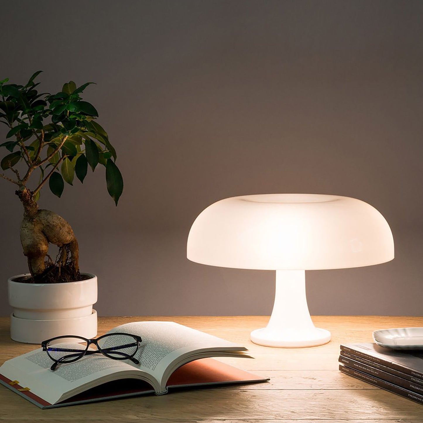 Lampe de Table Torus Colorée – Forme Circulaire Iconique & Couleurs Éclatantes
