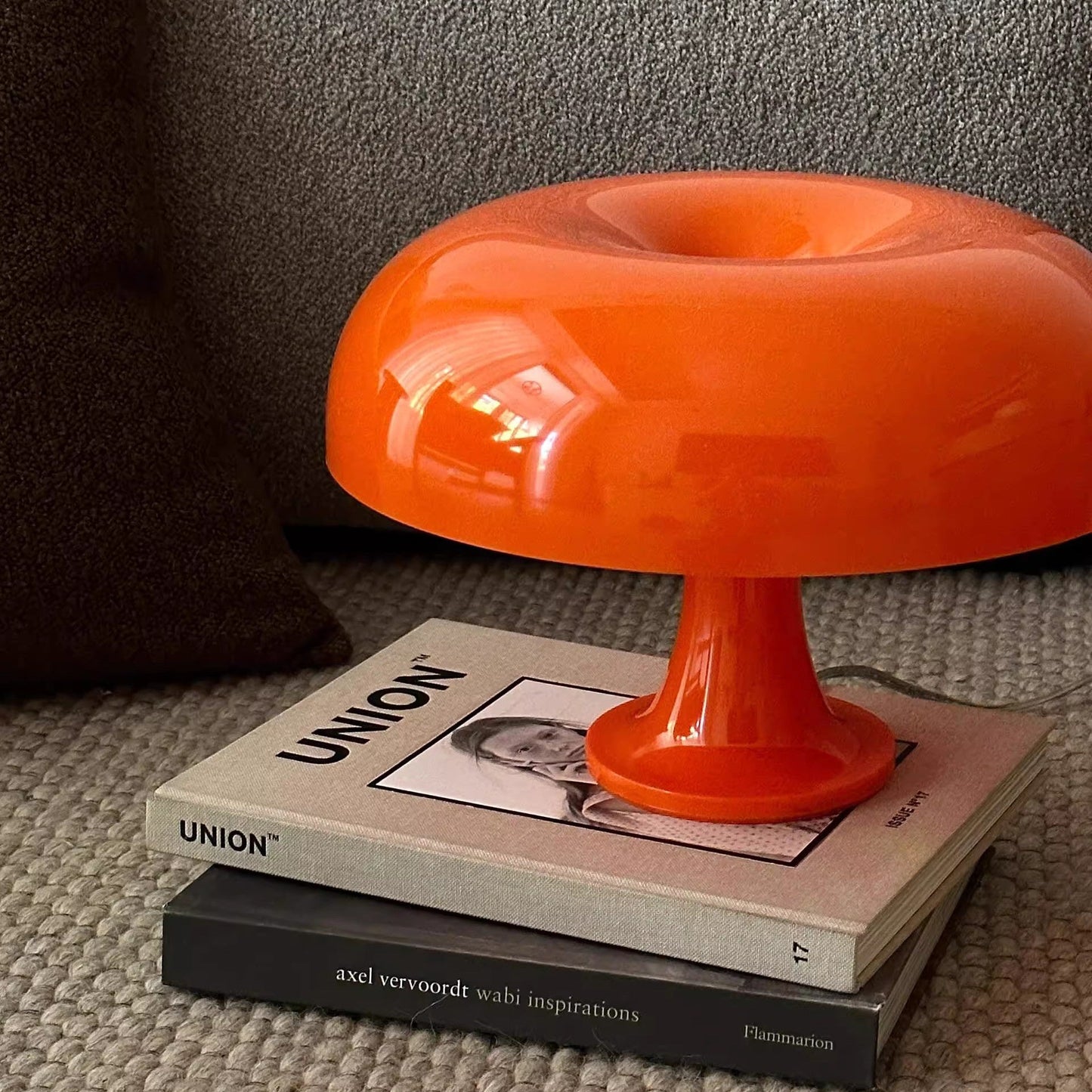 Lampe de Table Torus Colorée – Forme Circulaire Iconique & Couleurs Éclatantes