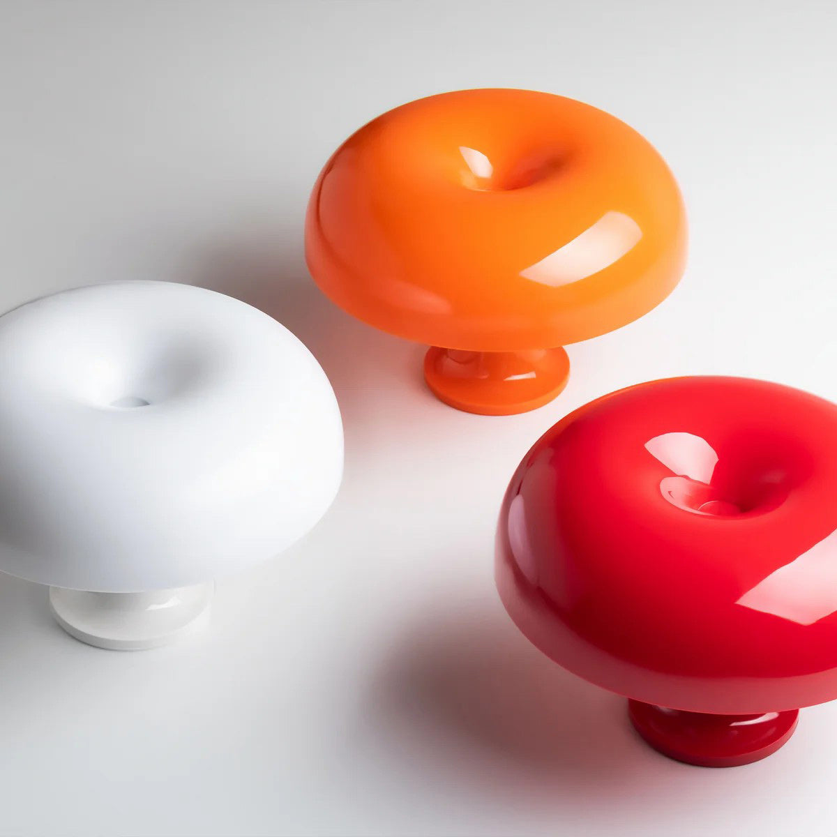 Lampe de Table Torus Colorée – Forme Circulaire Iconique & Couleurs Éclatantes