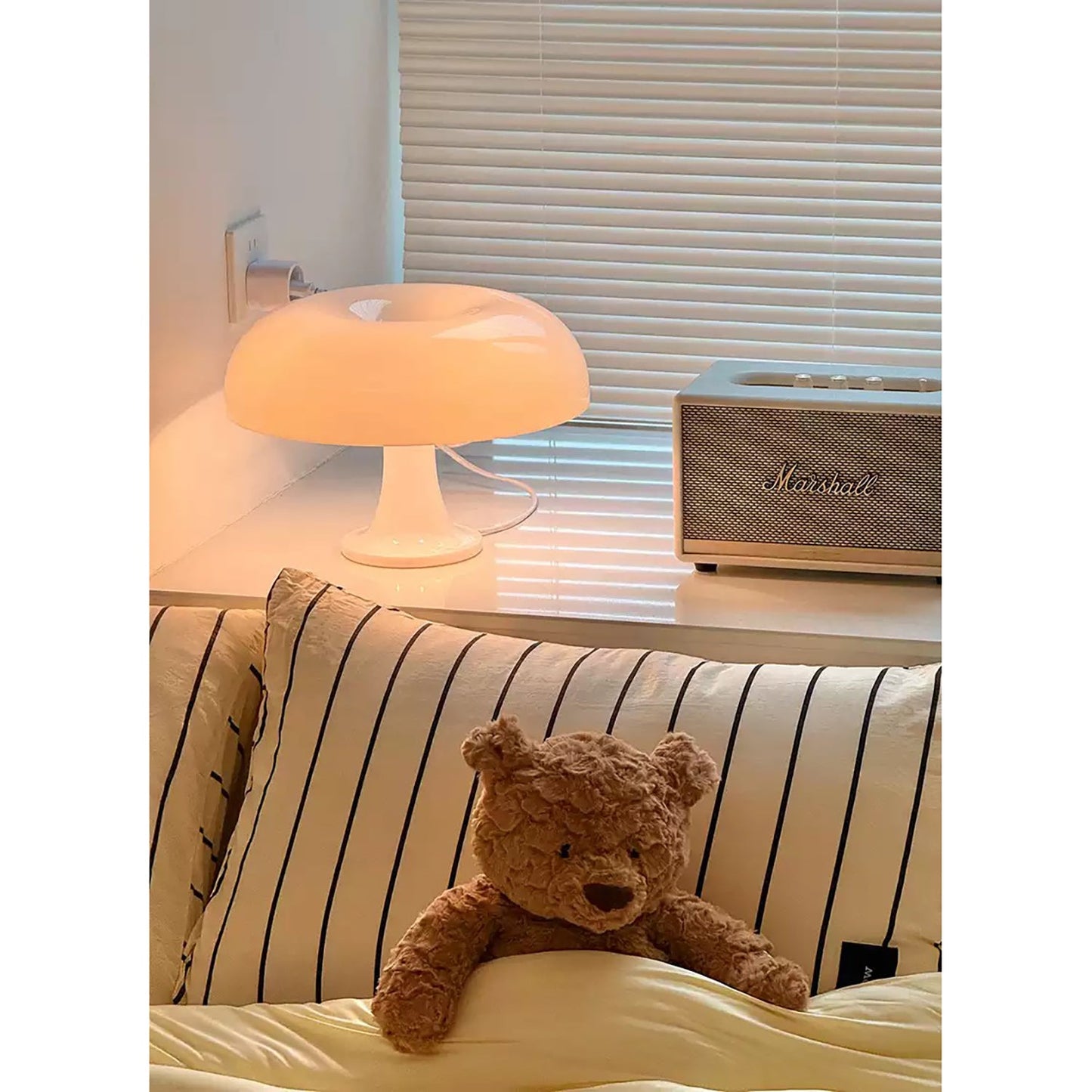 Lampe de Table Torus Colorée – Forme Circulaire Iconique & Couleurs Éclatantes
