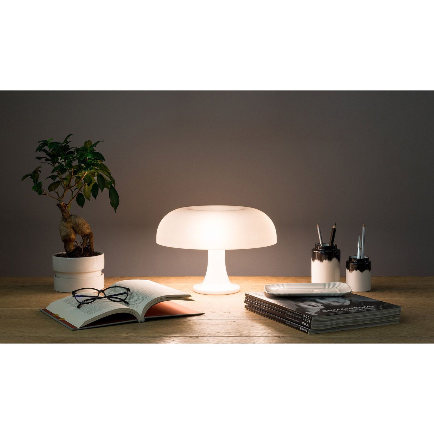 Lampe de Table Torus Colorée – Forme Circulaire Iconique & Couleurs Éclatantes