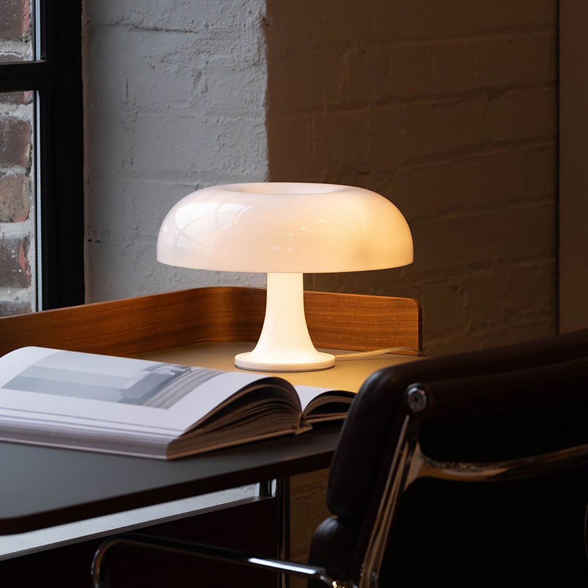 Lampe de Table Torus Colorée – Forme Circulaire Iconique & Couleurs Éclatantes