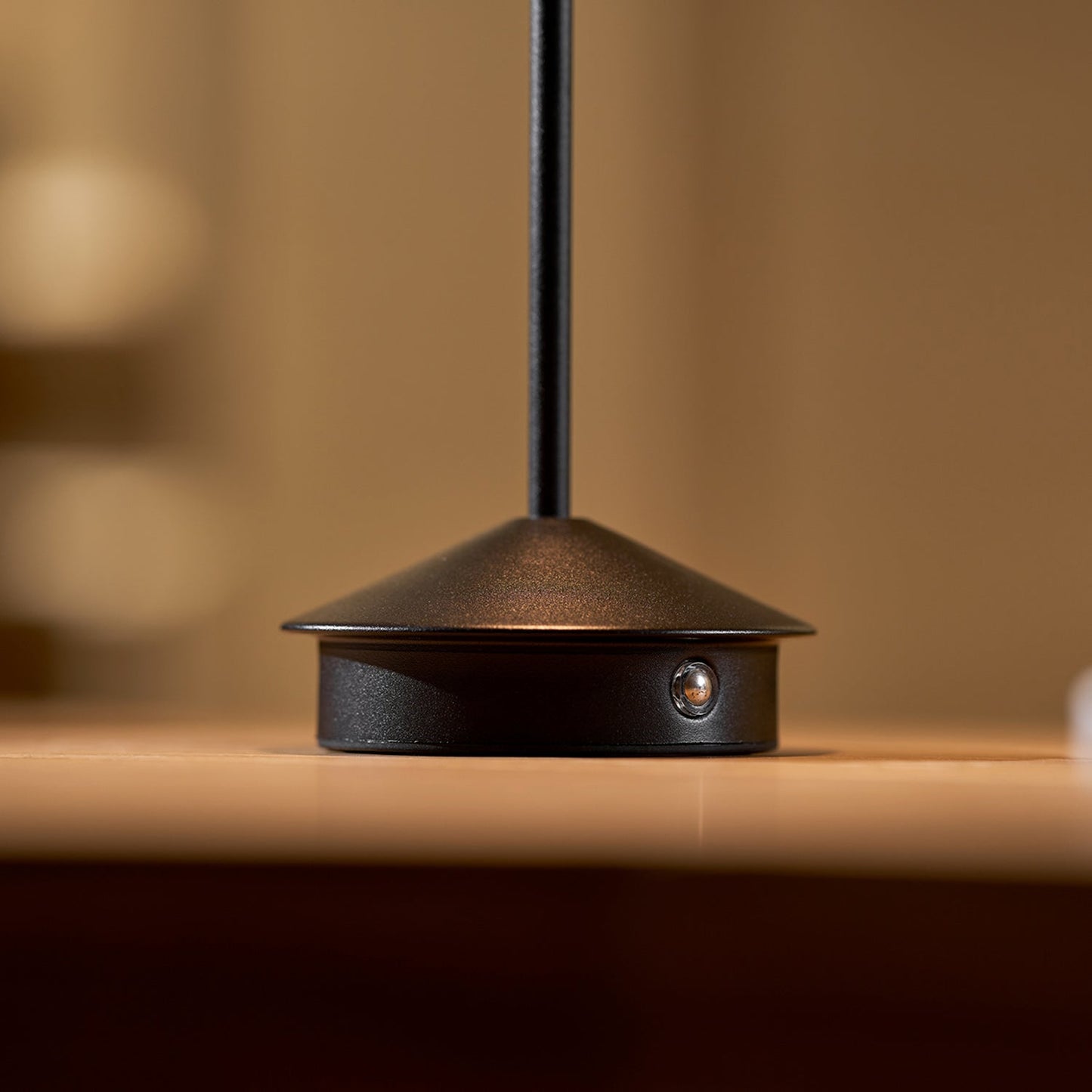 Lampe de Table Pina Rechargeable Étanche – Éclairage Sans Fil Intérieur & Extérieur
