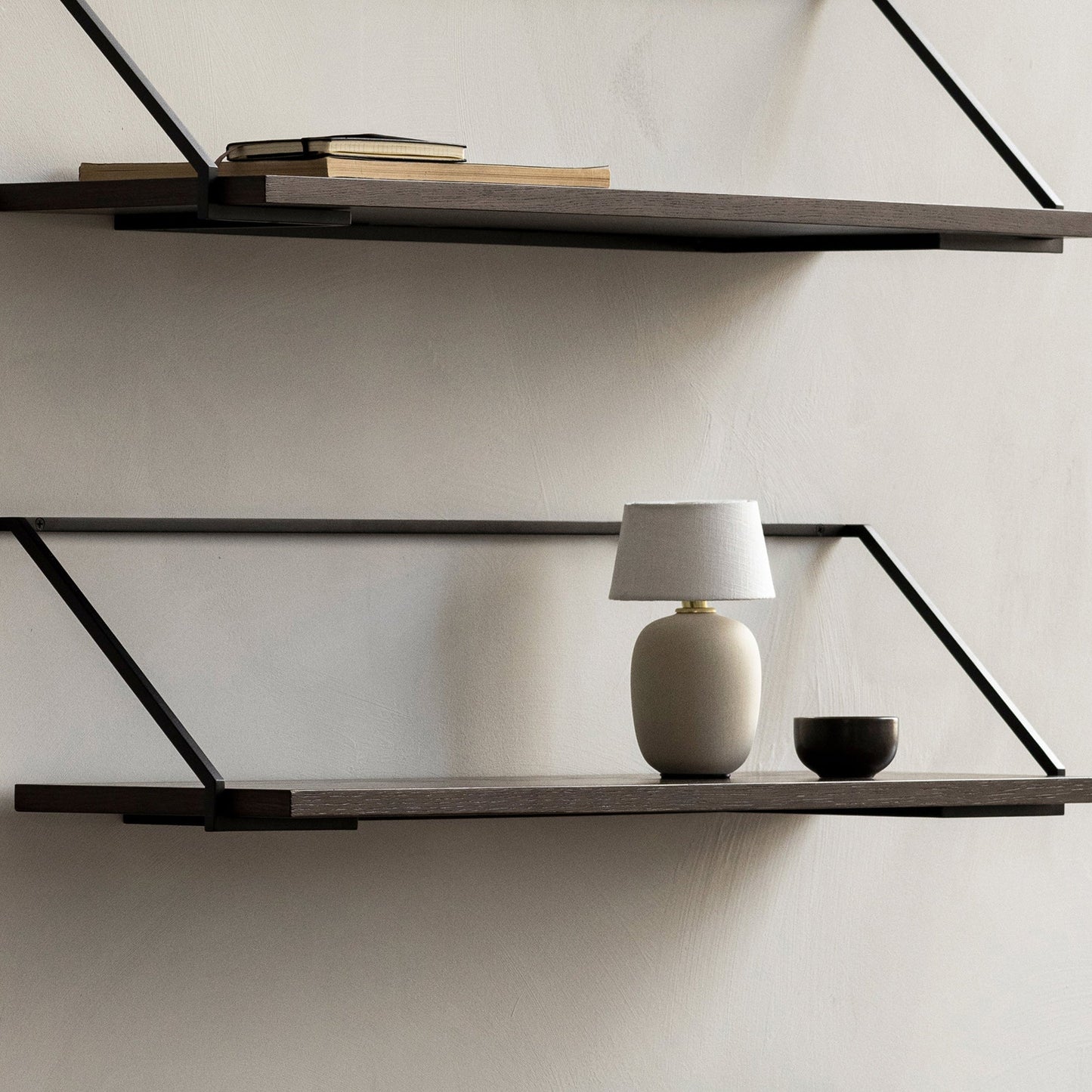 Lampe de Table Torso Petite à Batterie – Céramique Artisanale & Élégance Portable