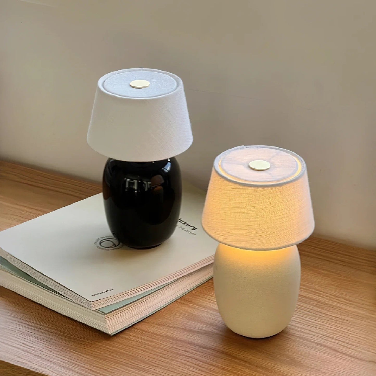Lampe de Table Torso Petite à Batterie – Céramique Artisanale & Élégance Portable