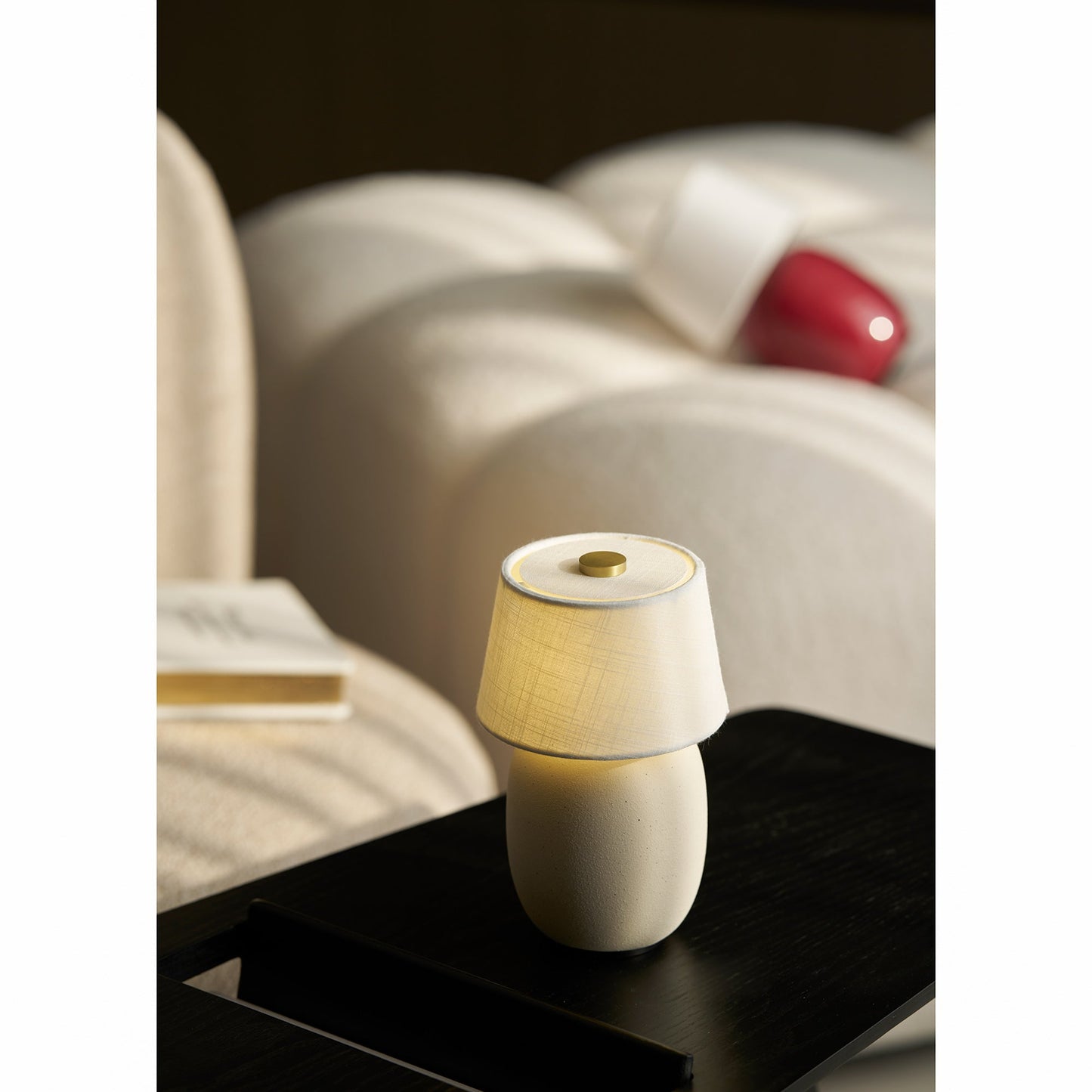 Lampe de Table Torso Petite à Batterie – Céramique Artisanale & Élégance Portable