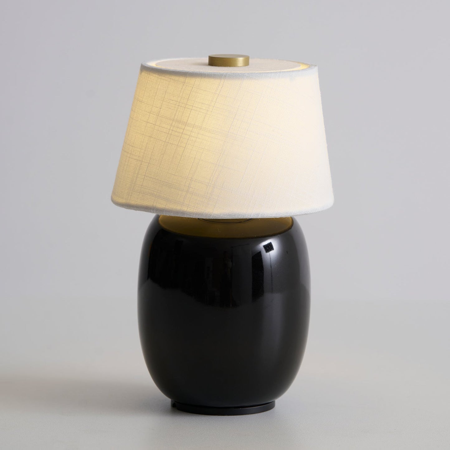 Lampe de Table Torso Petite à Batterie – Céramique Artisanale & Élégance Portable