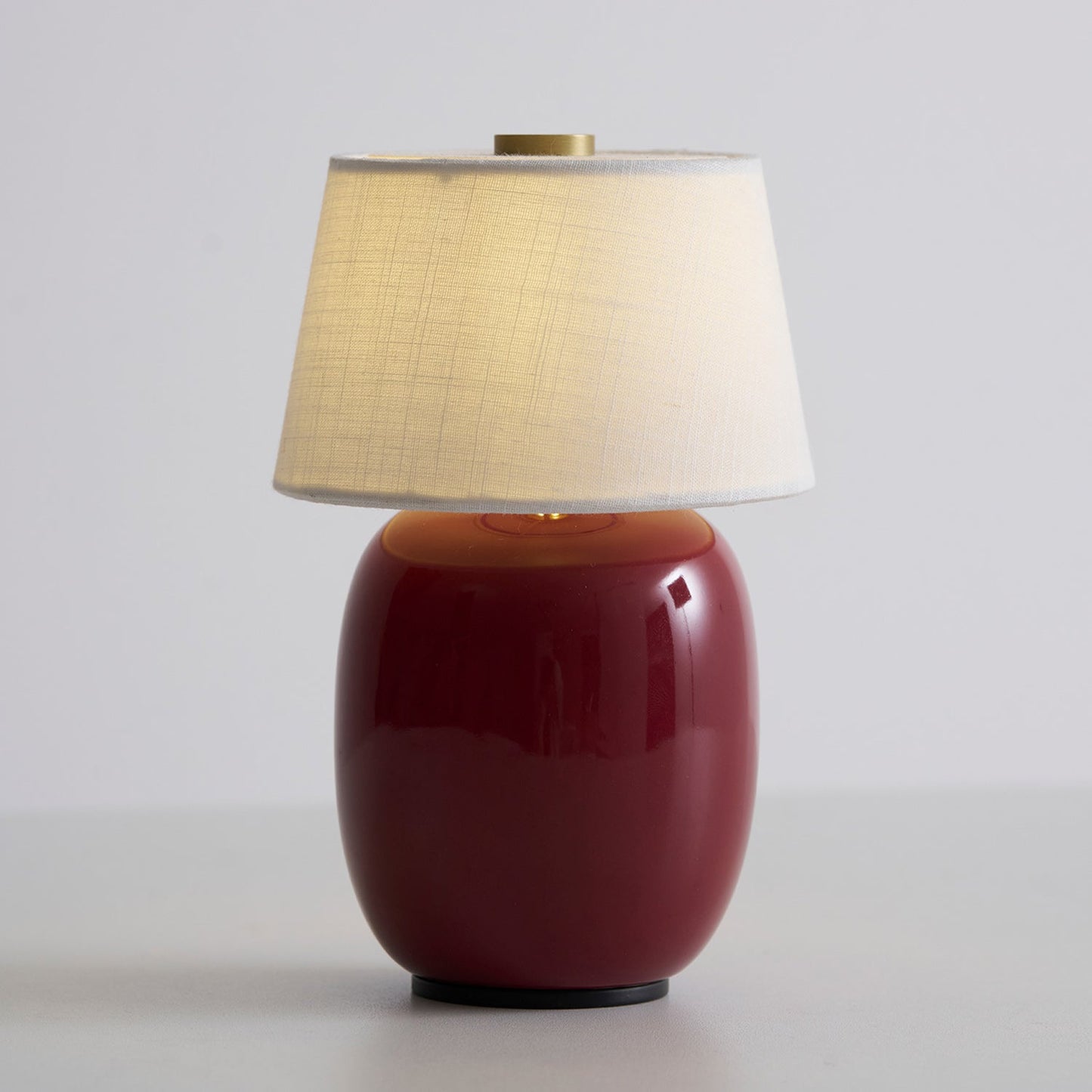 Lampe de Table Torso Petite à Batterie – Céramique Artisanale & Élégance Portable