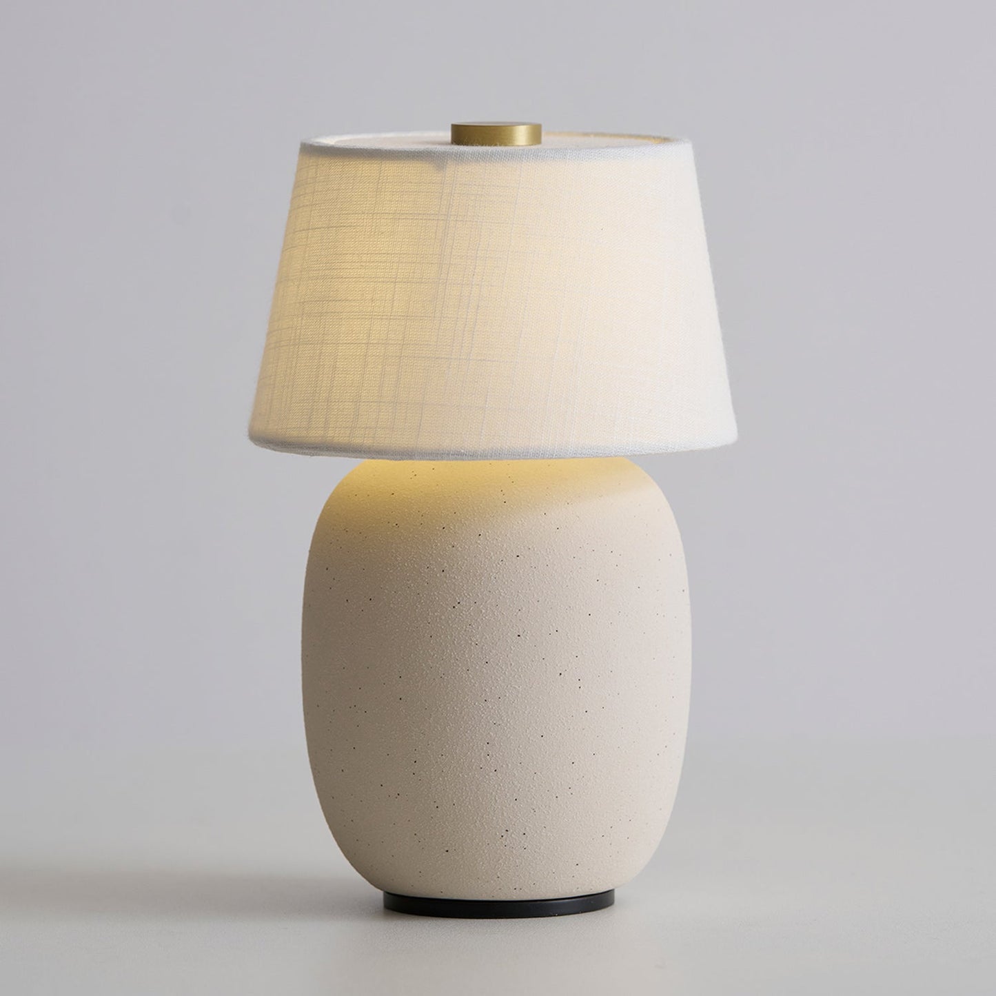Lampe de Table Torso Petite à Batterie – Céramique Artisanale & Élégance Portable