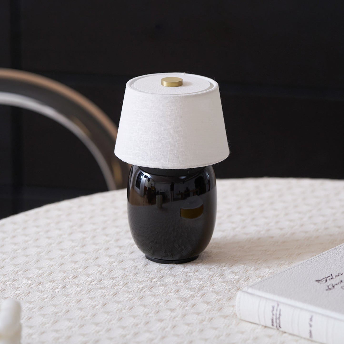 Lampe de Table Torso Petite à Batterie – Céramique Artisanale & Élégance Portable