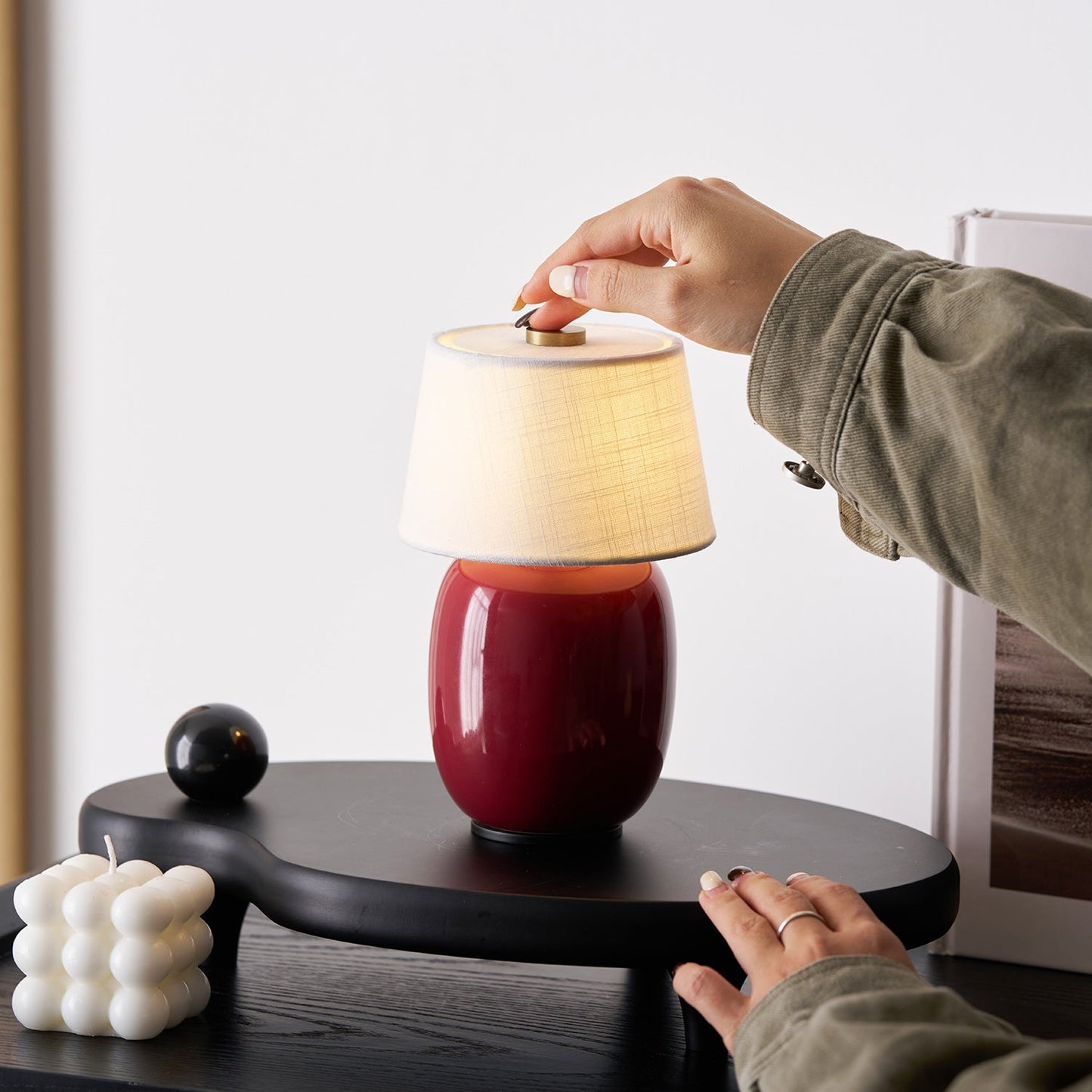 Lampe de Table Torso Petite à Batterie – Céramique Artisanale & Élégance Portable