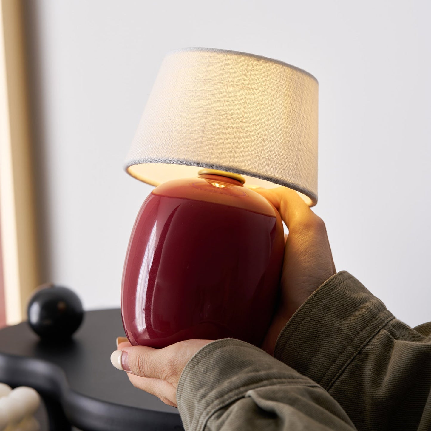 Lampe de Table Torso Petite à Batterie – Céramique Artisanale & Élégance Portable