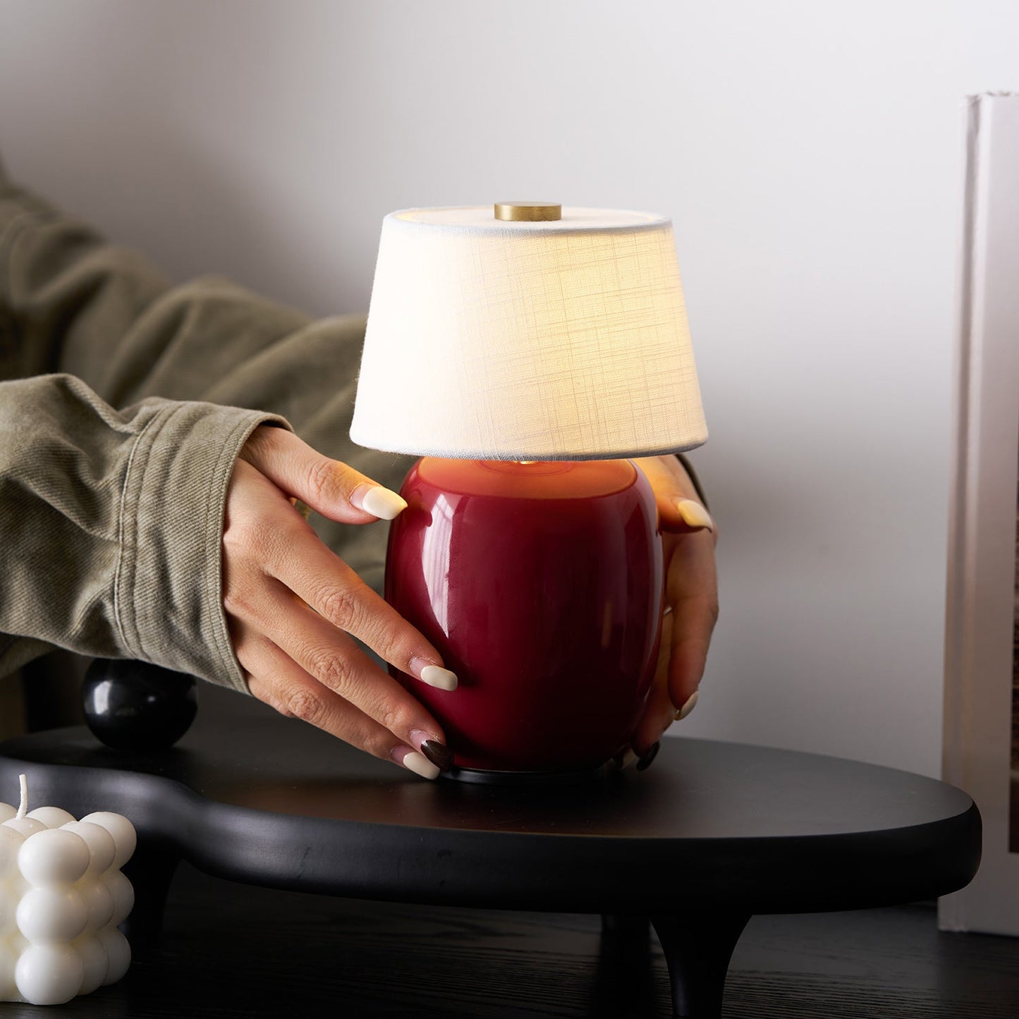 Lampe de Table Torso Petite à Batterie – Céramique Artisanale & Élégance Portable
