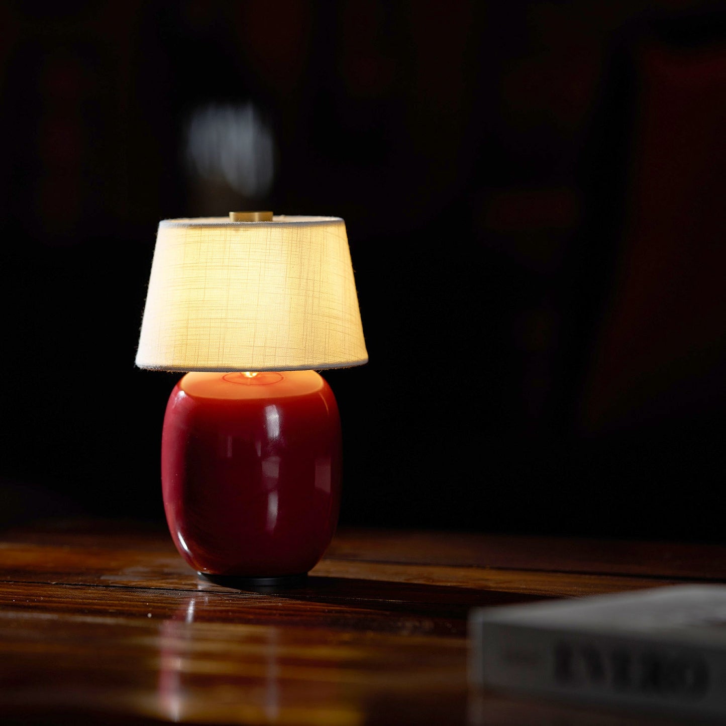 Lampe de Table Torso Petite à Batterie – Céramique Artisanale & Élégance Portable