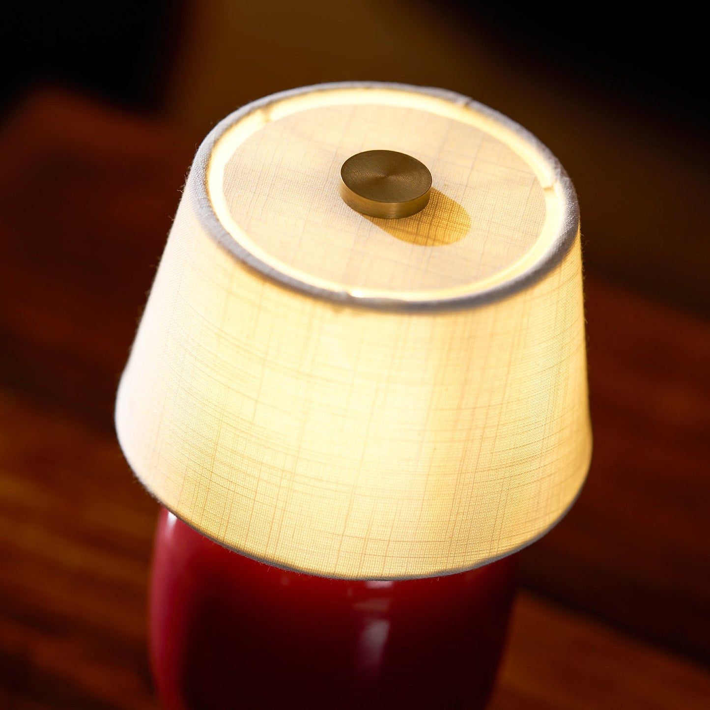 Lampe de Table Torso Petite à Batterie – Céramique Artisanale & Élégance Portable