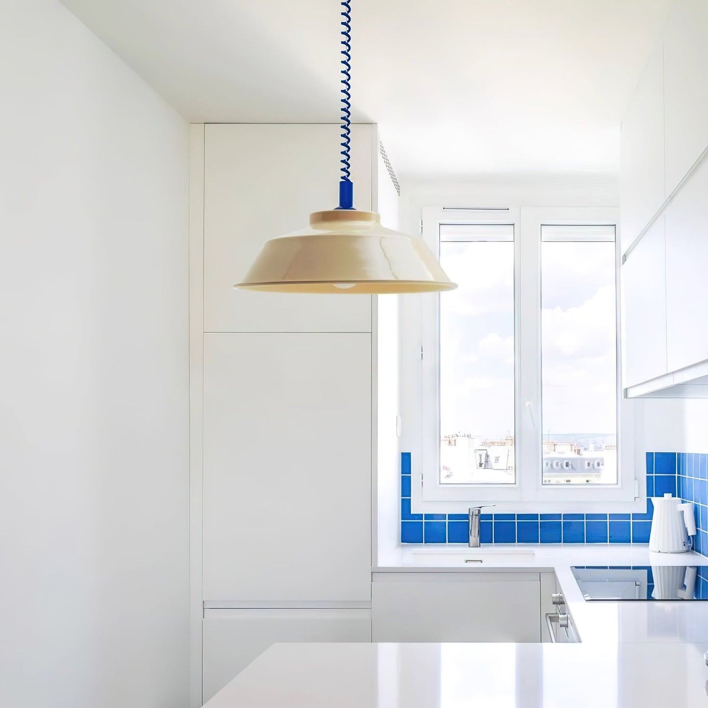 Suspension Toscot Mide – Design Métal Coloré & Jeu de Lumières Ludique