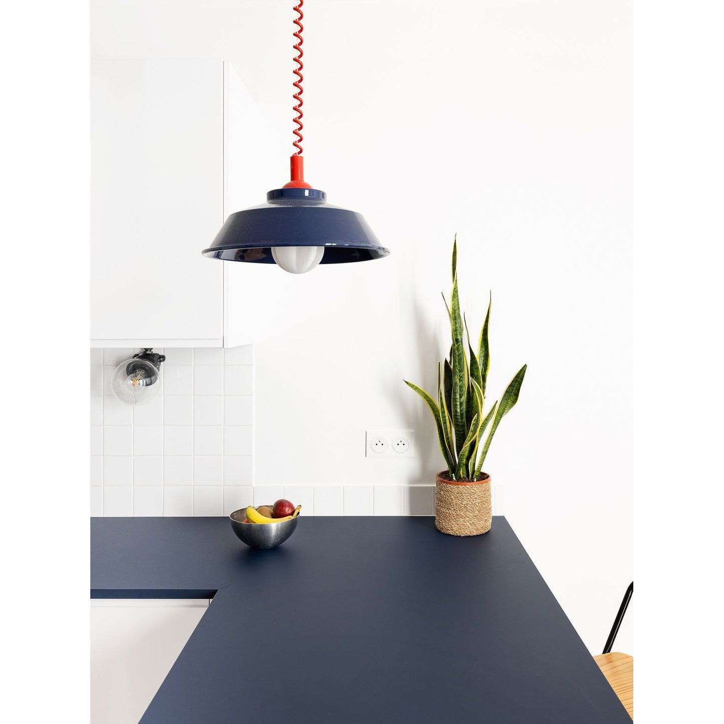 Suspension Toscot Mide – Design Métal Coloré & Jeu de Lumières Ludique