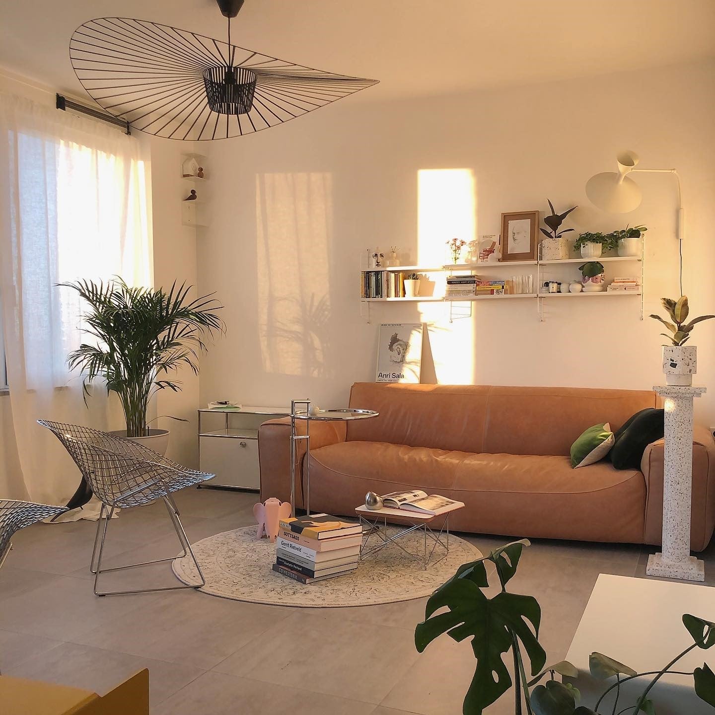 Suspension Vertigo – Présence Sculpturale & Lumière d'Ambiance Envoûtante