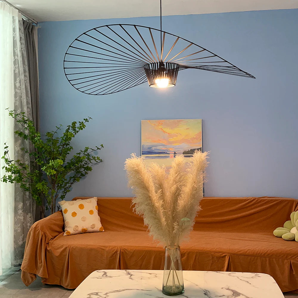 Suspension Vertigo – Présence Sculpturale & Lumière d'Ambiance Envoûtante
