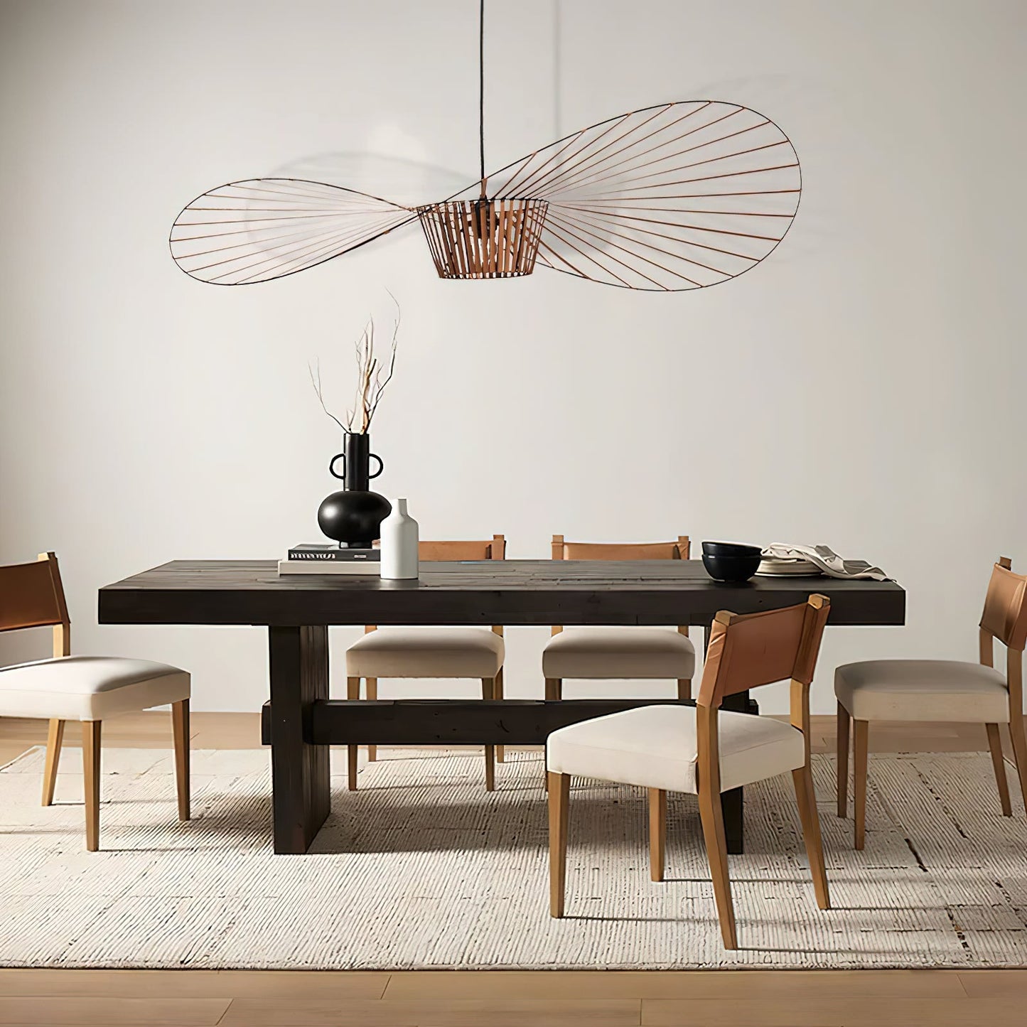 Suspension Vertigo – Présence Sculpturale & Lumière d'Ambiance Envoûtante