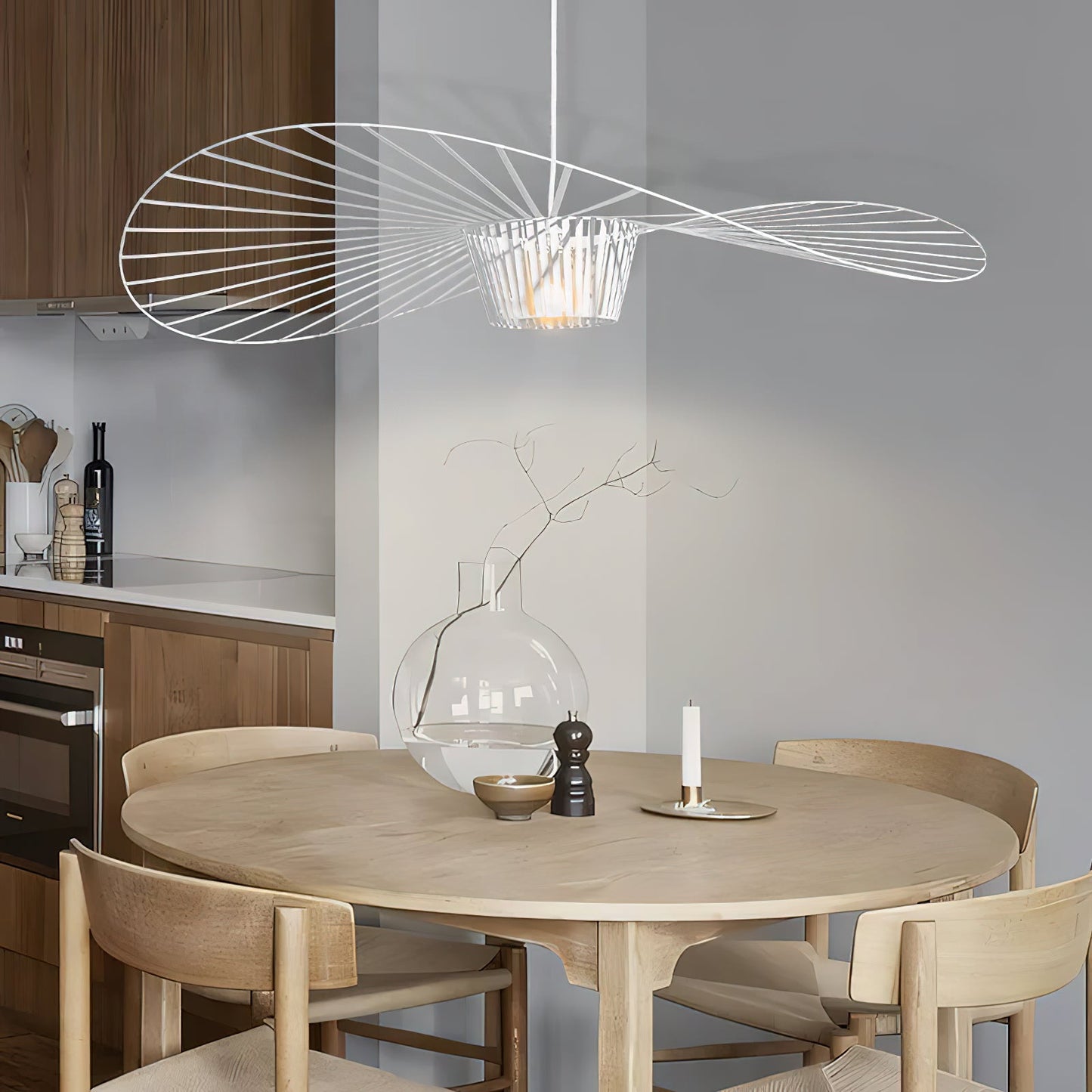 Suspension Vertigo – Présence Sculpturale & Lumière d'Ambiance Envoûtante