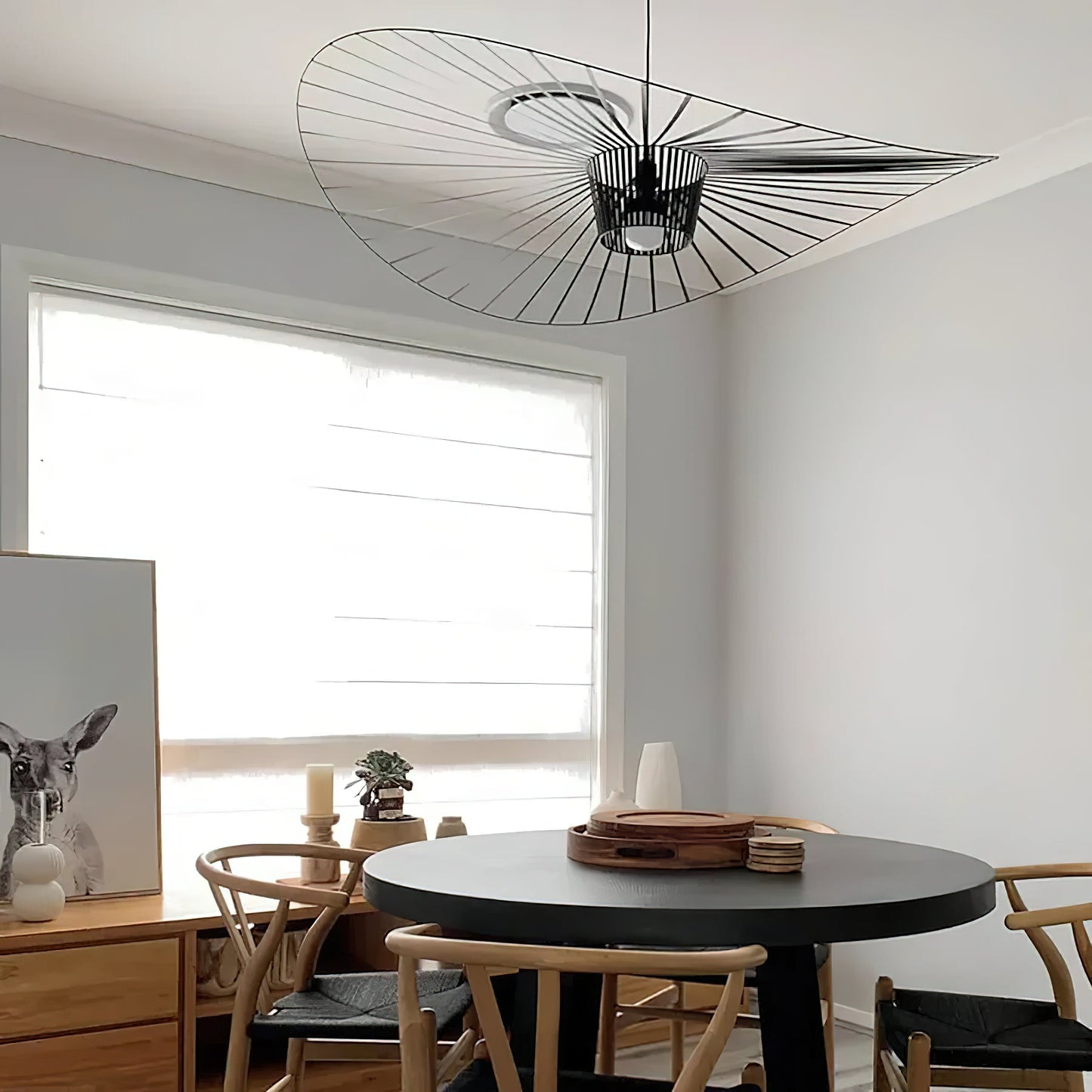 Suspension Vertigo – Présence Sculpturale & Lumière d'Ambiance Envoûtante