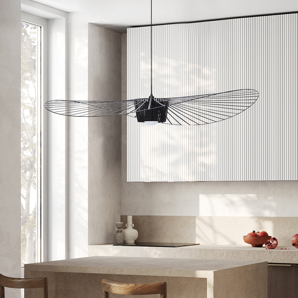 Suspension Vertigo – Présence Sculpturale & Lumière d'Ambiance Envoûtante