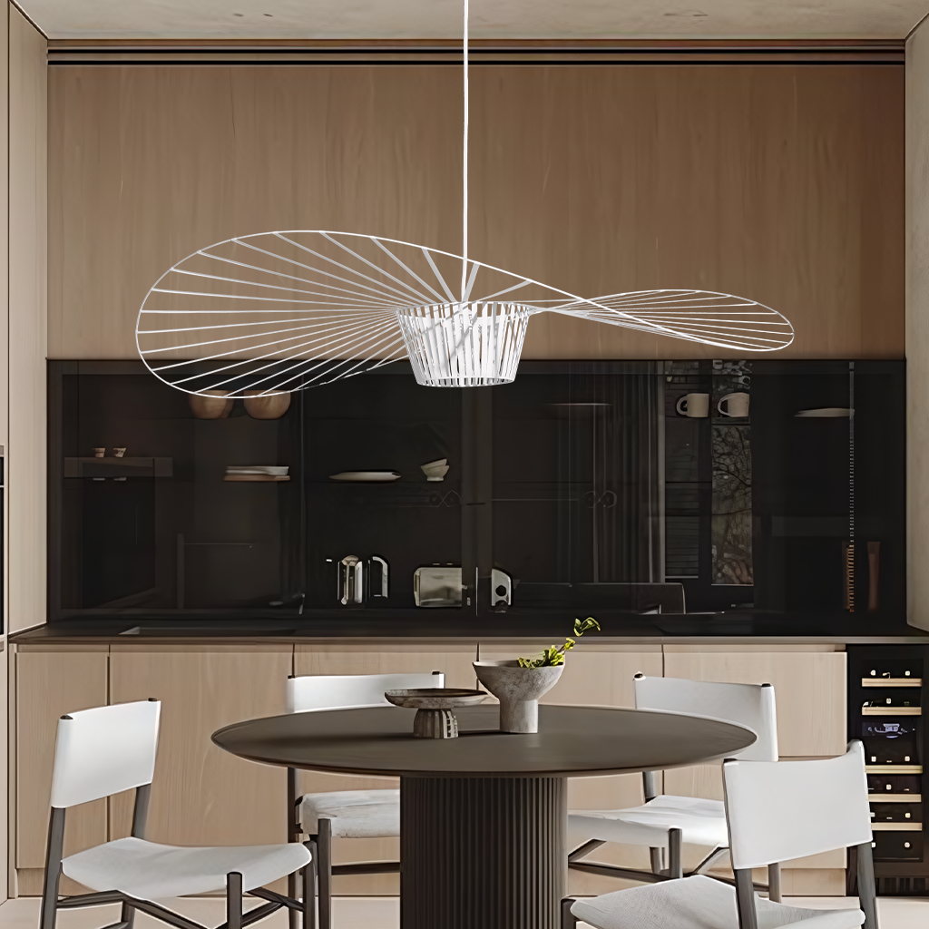 Suspension Vertigo – Présence Sculpturale & Lumière d'Ambiance Envoûtante