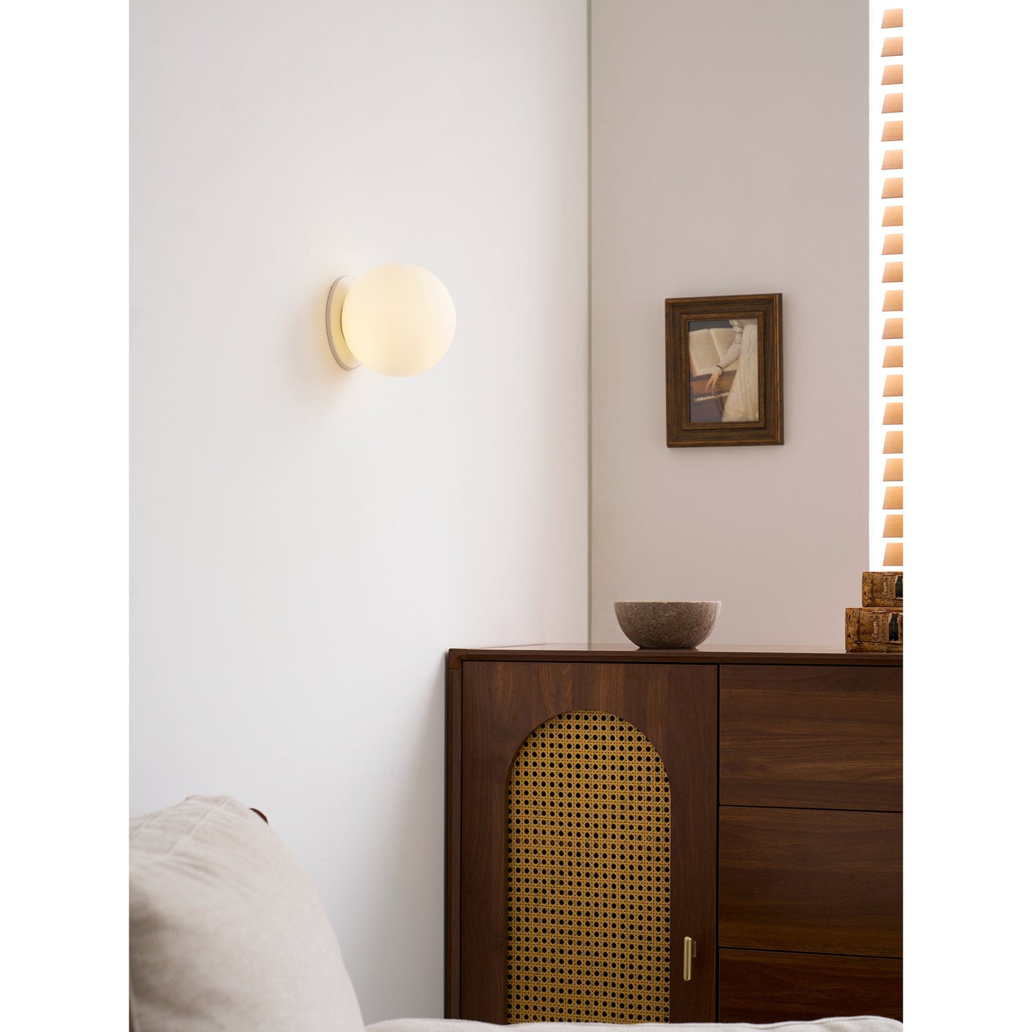 Applique Murale Vimala en Verre – Lumière Pure & Design Épuré Polyvalent