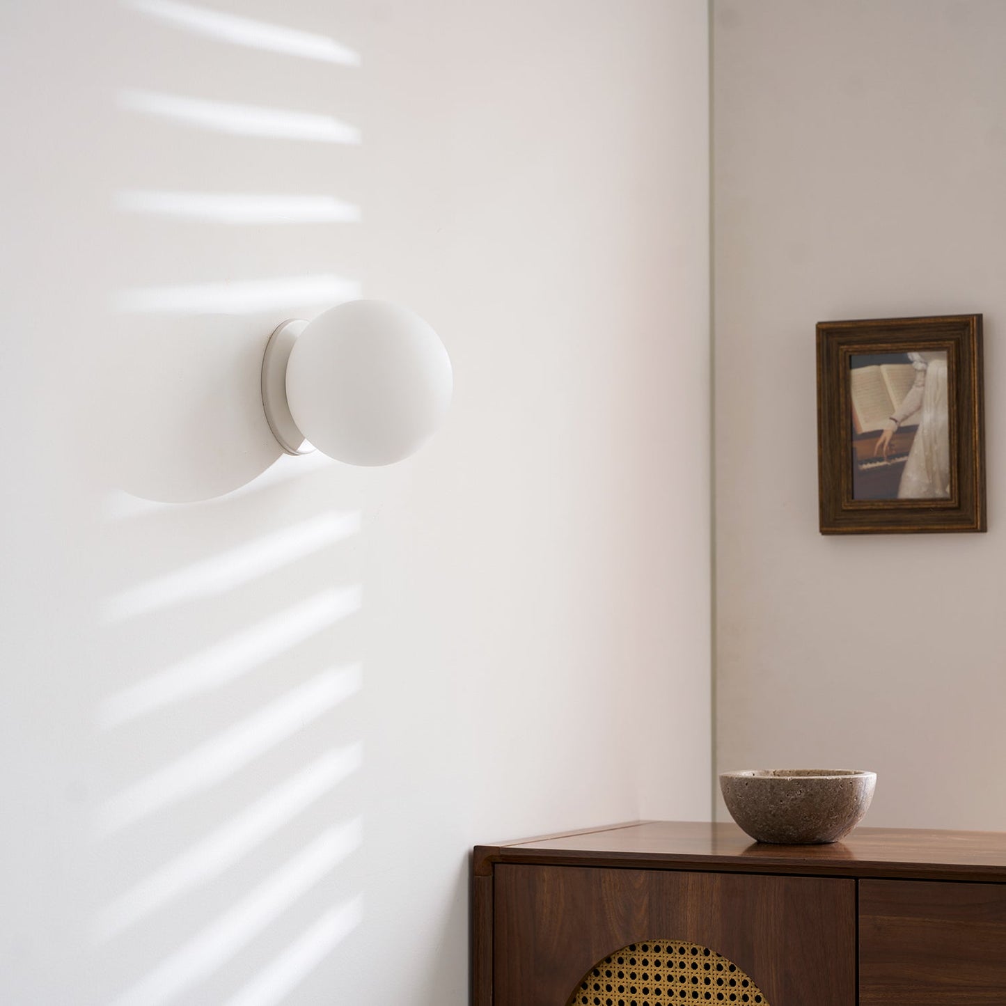 Applique Murale Vimala en Verre – Lumière Pure & Design Épuré Polyvalent