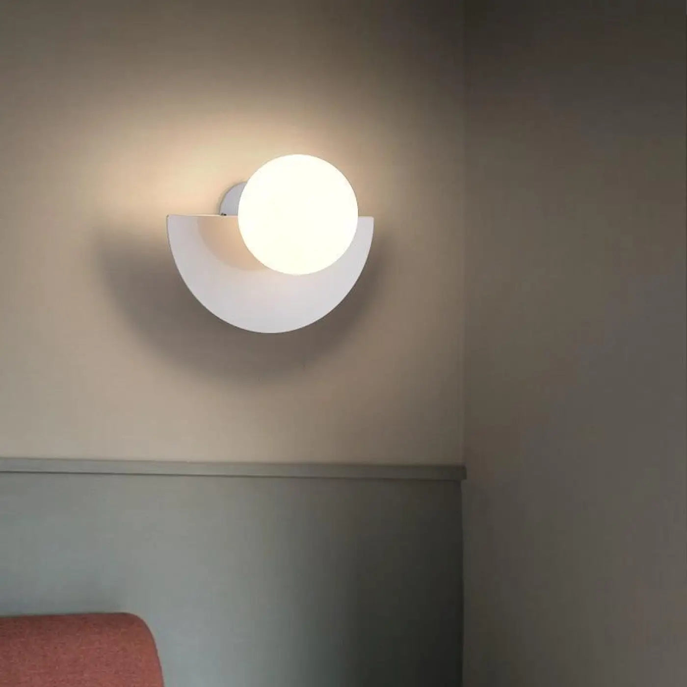 Applique Murale Colorée – Lumière Vibrante & Accent Décoratif Audacieux