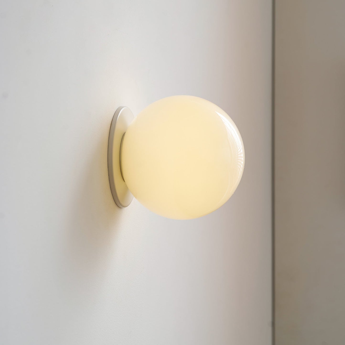 Applique Murale Vimala en Verre – Lumière Pure & Design Épuré Polyvalent